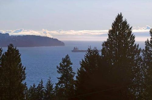1910 27th St, West Vancouver, BC, V7V4L2 | Card Image