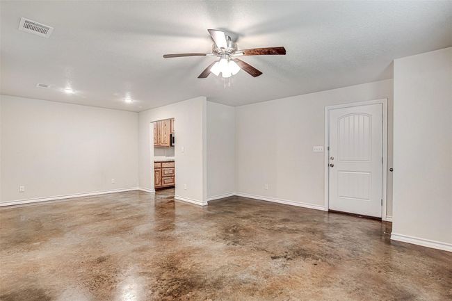 202 - 200 Honey Bee Dr, Home with 3 bedrooms, 2 bathrooms and null parking in Joshua TX | Image 4