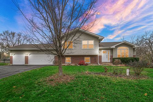 29W174 Pomeroy St, West Chicago, IL, 60185-3665 | Card Image