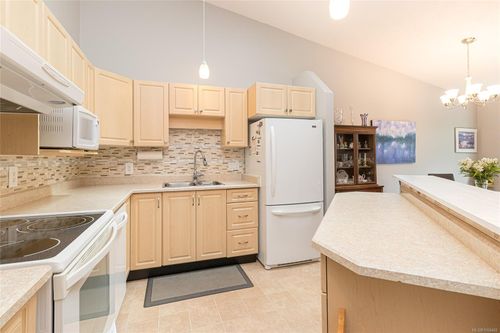 79-2600 Ferguson Rd, Central Saanich, BC, V8M2C1 | Card Image
