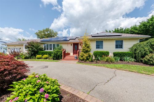 3275 Bay Front Dr, Baldwin, NY, 11510-5101 | Card Image