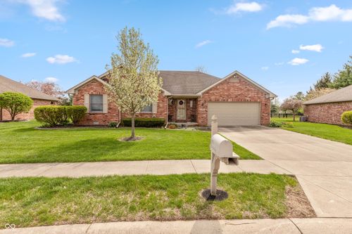 1013 Woodridge, Brownsburg, IN, 46112-7977 | Card Image