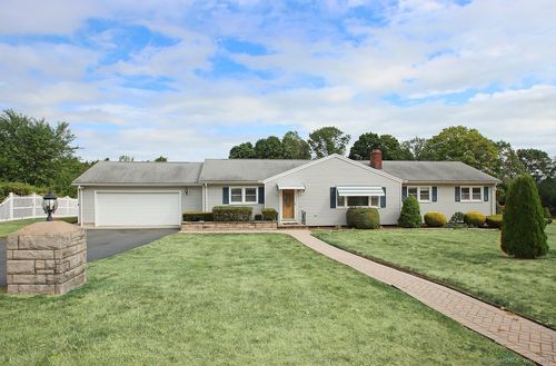 2 Gail Dr, North Haven, CT, 06473-4014 | Card Image