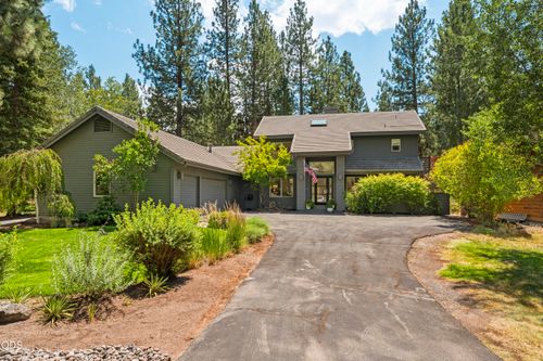 19501 Sunshine Way, Bend, OR, 97702-1979 | Card Image