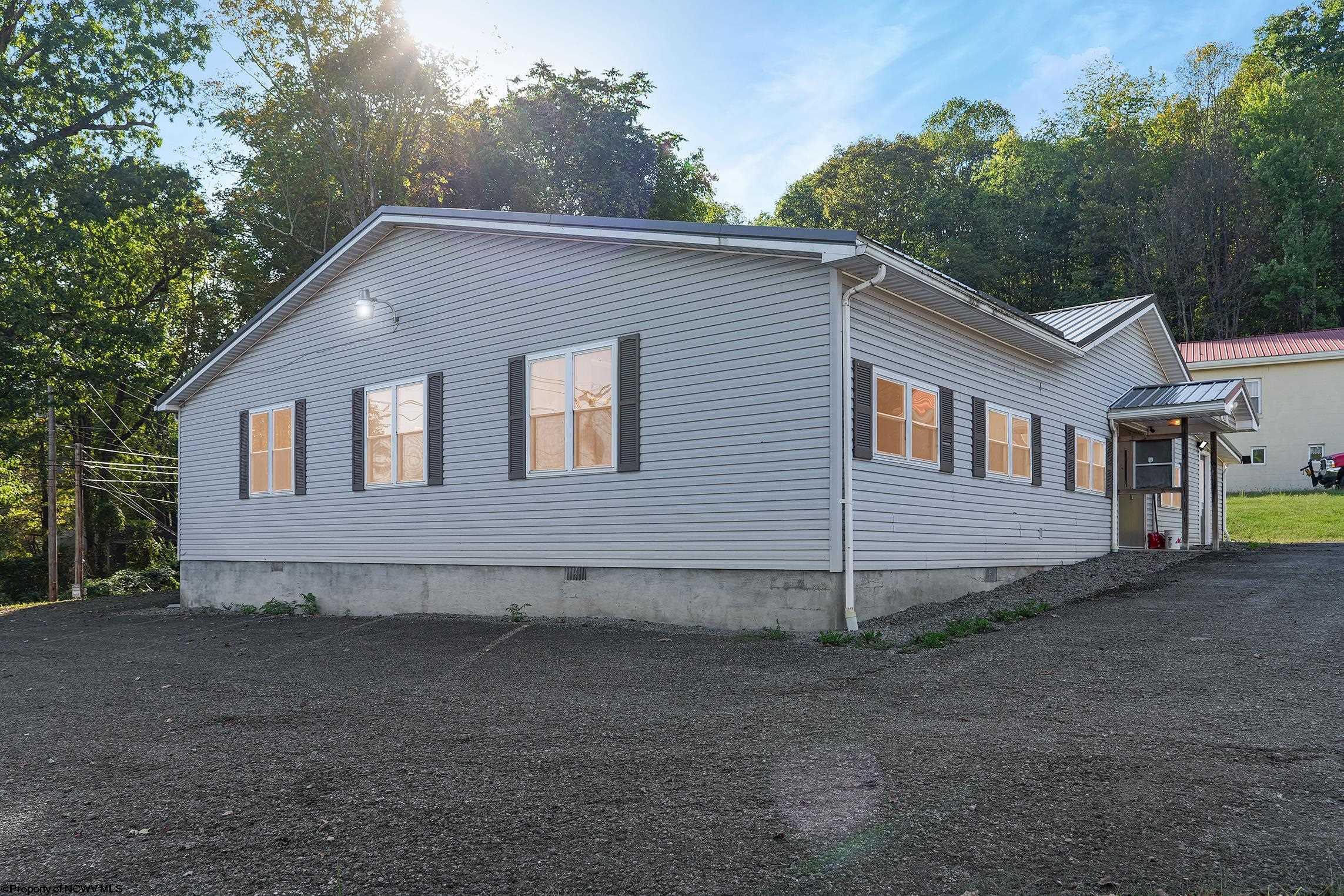 427 Morgantown St, Kingwood, WV 26537
