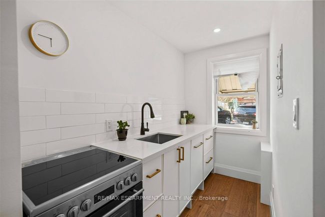 5 - 137 Emerald St S, Condo with 1 bedrooms, 1 bathrooms and 1 parking in Hamilton ON | Image 18