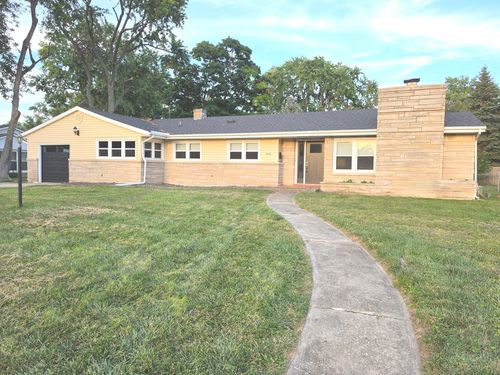 906 Snyder Dr, Bloomington, IL, 61701-5823 | Card Image