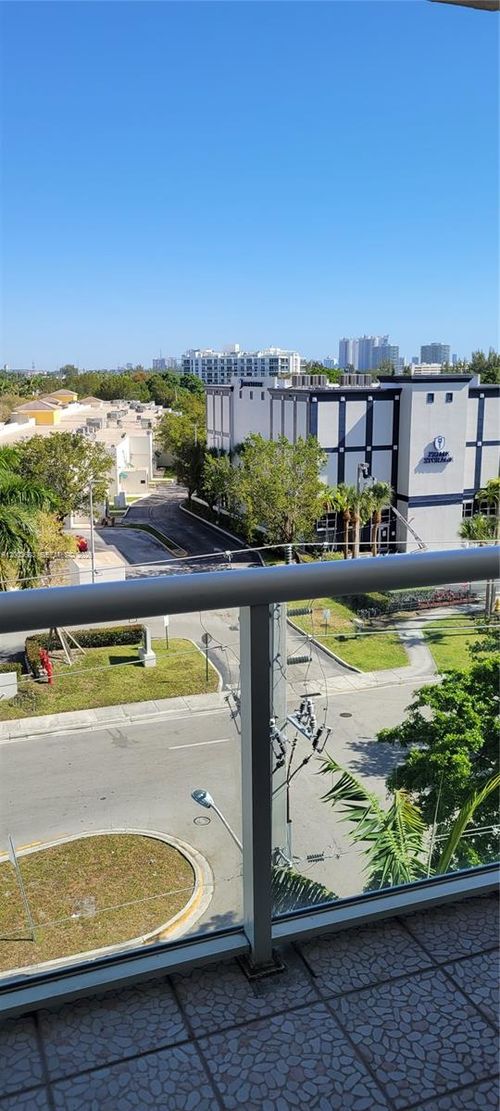 511-13499 Biscayne Blvd, NORTH MIAMI, FL, 33181-2043 | Card Image