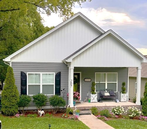 207 Walnut St, Springfield, TN, 37172-2027 | Card Image