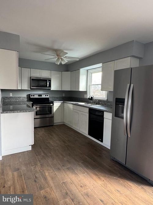 6739 Huntland Dr, BEALETON, VA, 22712-9433 | Card Image