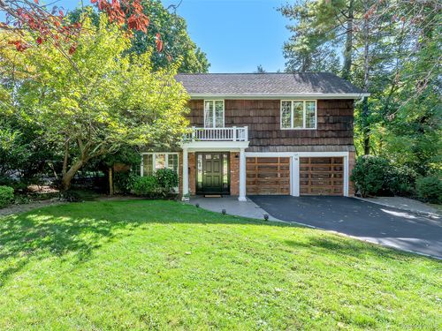 14 Combes Dr, Manhasset, NY, 11030-2205 | Card Image