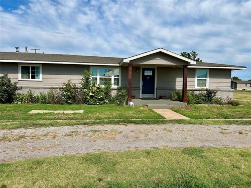 115 S 12th St, Thomas, OK, 73669-8220 | Card Image