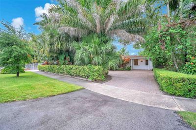 9760 Colonial Dr, House other with 6 bedrooms, 4 bathrooms and null parking in Miami FL | Image 1