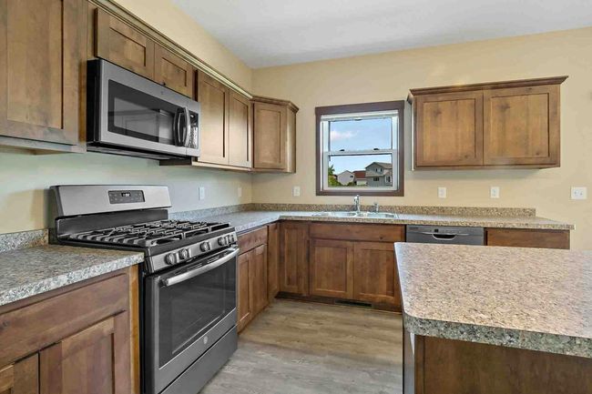 A Gas Range Is A Plus ! | Image 4