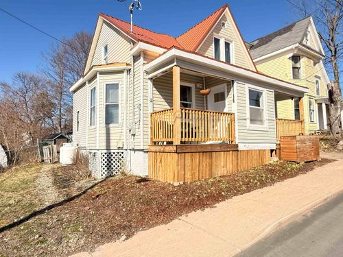 240 Forbes St, New Glasgow, NS, B2H4P4 | Card Image