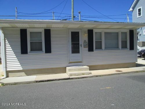 26 Malibu Rd, Lavallette, NJ, 08735-1816 | Card Image