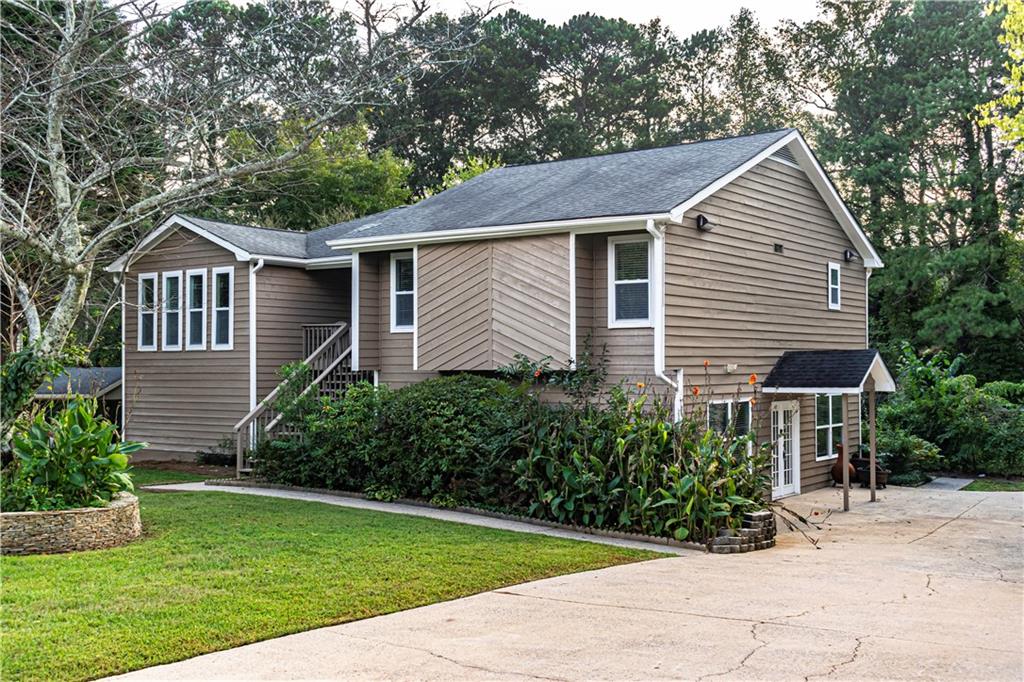 Puckett Ter, Lilburn, GA 30047