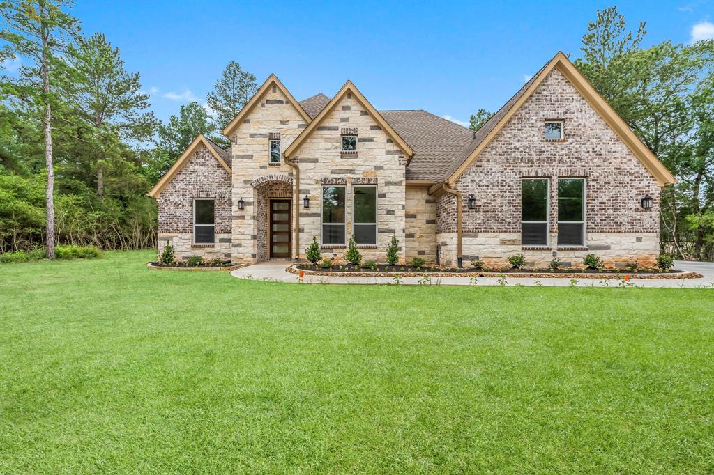 Royal Oak Ct, Montgomery, TX 77316