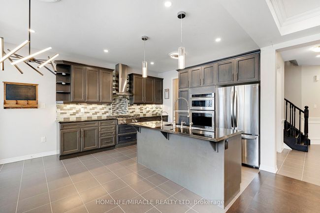 51 Stedford Cres, House other with 6 bedrooms, 5 bathrooms and 4 parking in Brampton ON | Image 14