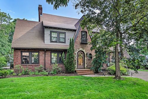 80 Glen Ave, Newton, MA, 02459-2069 | Card Image