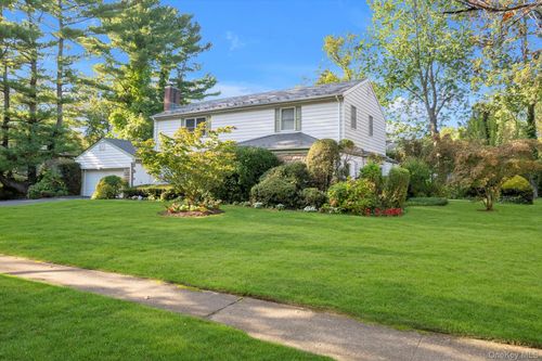 36 Somerset Dr S, Great Neck, NY, 11020-1741 | Card Image