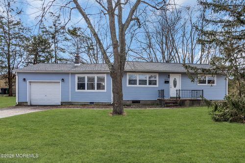 124 Dittmar Dr, Toms River, NJ, 08757-5223 | Card Image