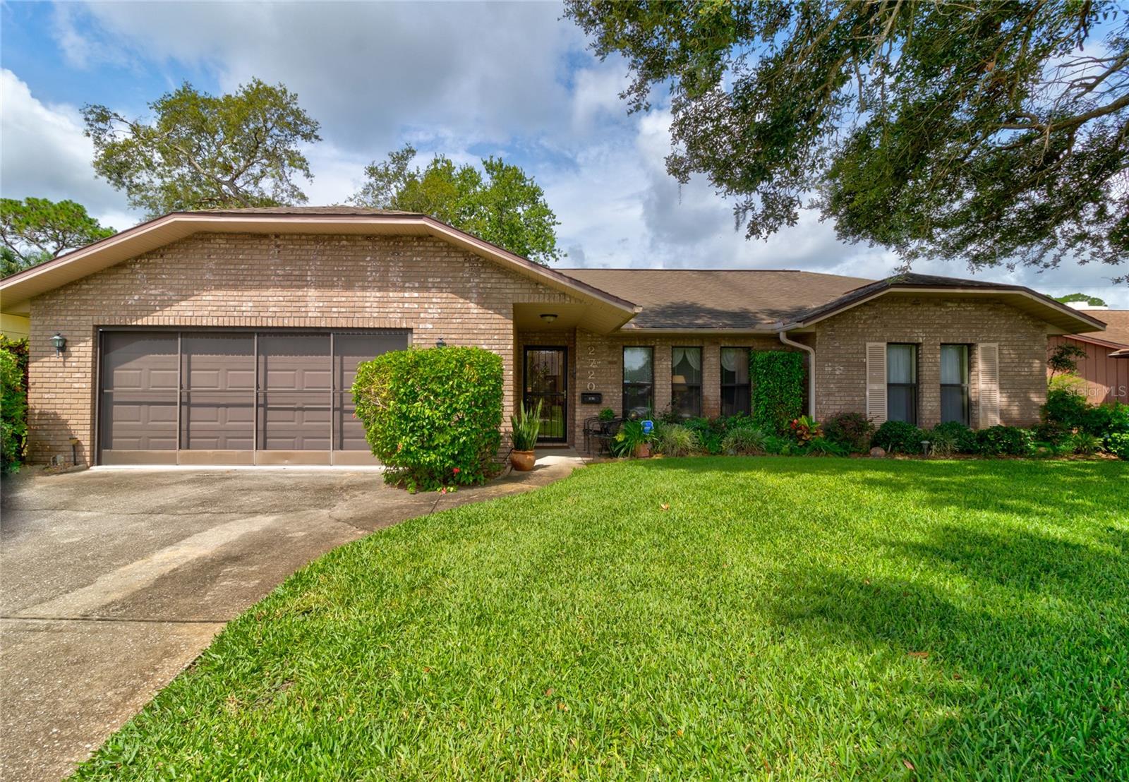 2720 Sabal Palm Drive, Sold in Edgewater Zoocasa