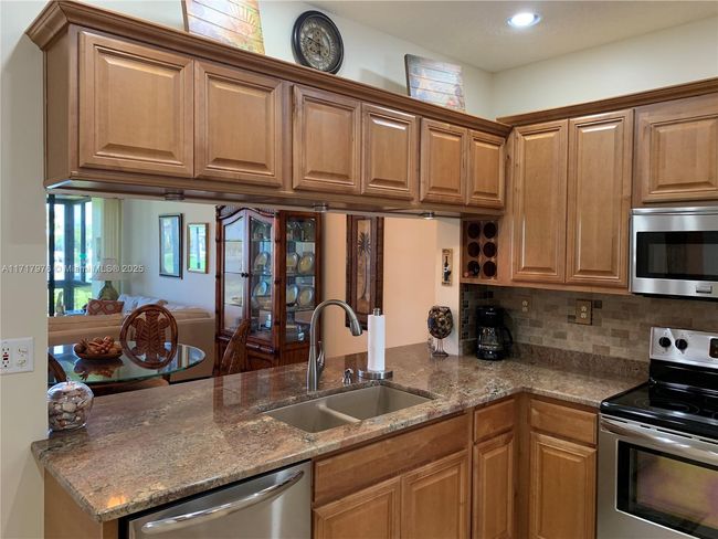 APT-15 - 6062 Se Landing Way, Condo with 2 bedrooms, 2 bathrooms and null parking in Stuart FL | Image 5