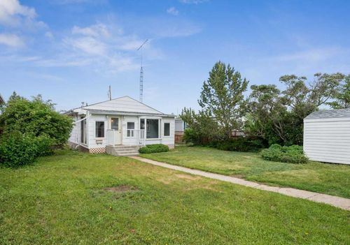 219 2 Avenue S, Champion, AB, T0L0R0 | Card Image