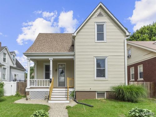 613 N Church St, Belleville, IL, 62220-4032 | Card Image