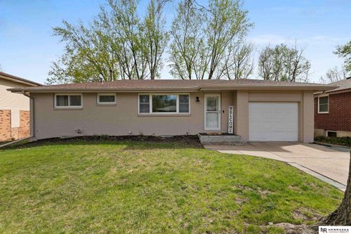 7941 Steinway Rd, Lincoln, NE, 68505-2648 | Card Image