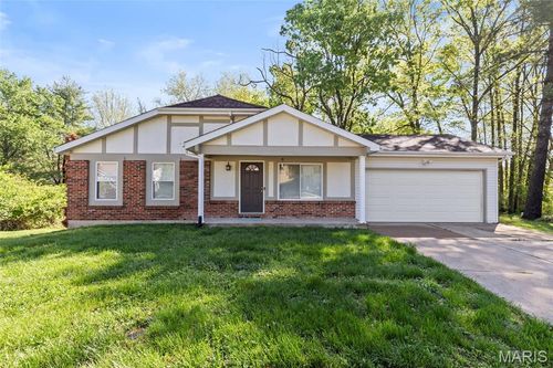 433 Woodland Hill Ct, Manchester, MO, 63021-5112 | Card Image