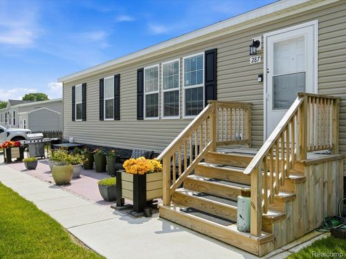287 Rosebud Ct, Port Huron, MI, 48060-4928 | Card Image