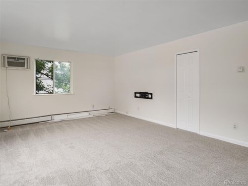 38576 Meadowdale St, Clinton Twp, MI, 48036-3512 | Card Image