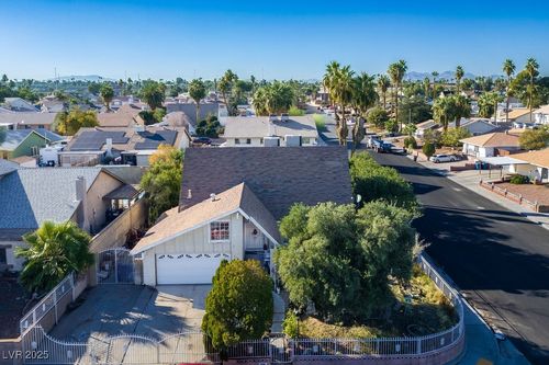 4311 Gibraltar Way, Las Vegas, NV, 89121-6561 | Card Image