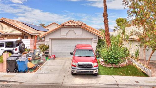 5420 Moonstruck Ave, Las Vegas, NV, 89107-1594 | Card Image