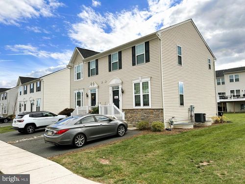 101 Kati Ct, GILBERTSVILLE, PA, 19525-8001 | Card Image