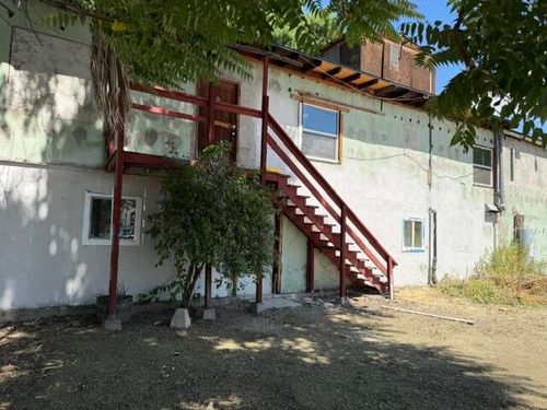 227 E Orange Avenue, Porterville, CA, 93257 | Card Image