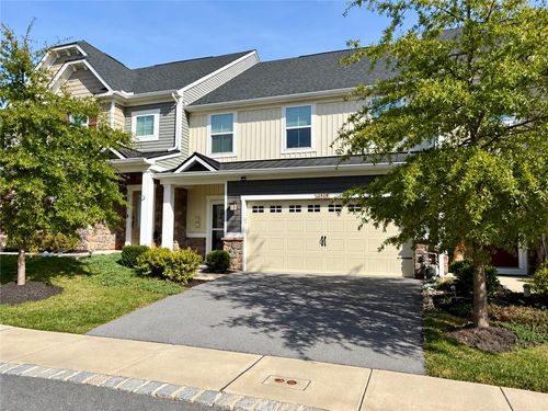 2428 Raya Way, Easton, PA, 18045-5685 | Card Image
