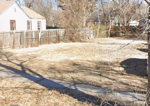 2312 E Random Rd, Wichita, KS, 67214-3375 | Card Image