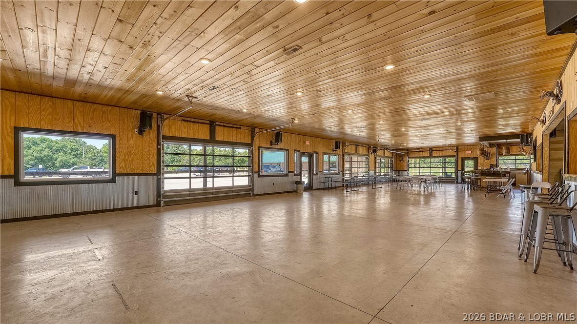 Commercial Sale in Roach 2