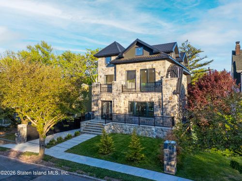 18 Shore Acres Road, Staten Island, NY, 10305 | Card Image