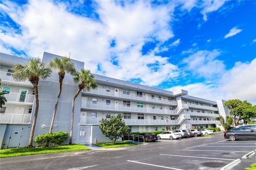 apt-2h-110 Royal Park Dr, Oakland Park, FL, 33309-6526 | Card Image
