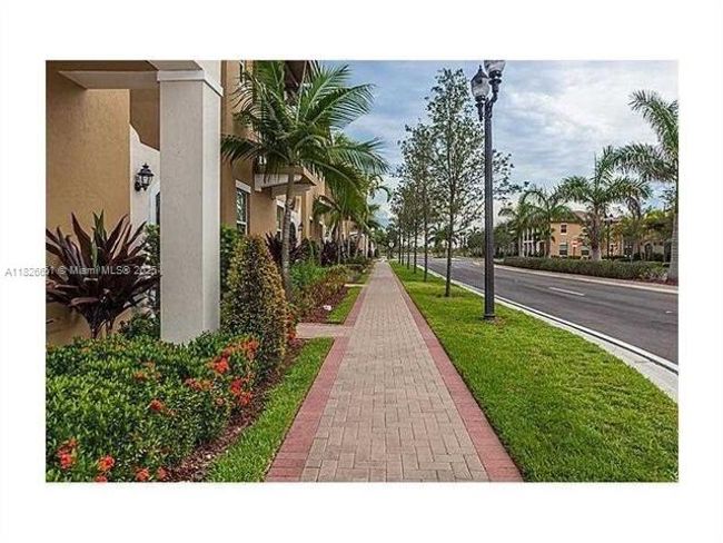 1810 - 14663 Sw 9 Th St, Townhouse with 3 bedrooms, 4 bathrooms and null parking in Pembroke Pines FL | Image 6