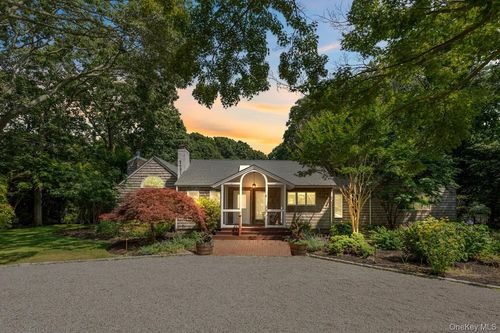 20 Basket Neck Ln, Remsenburg, NY, 11960-2045 | Card Image