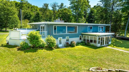 1642 Sandpoint Rd, Munising, MI, 49862-1411 | Card Image