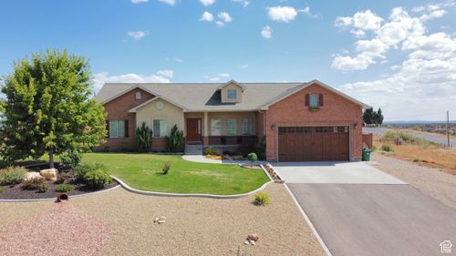 617 W Center St, Blanding, UT, 84511-4215 | Card Image