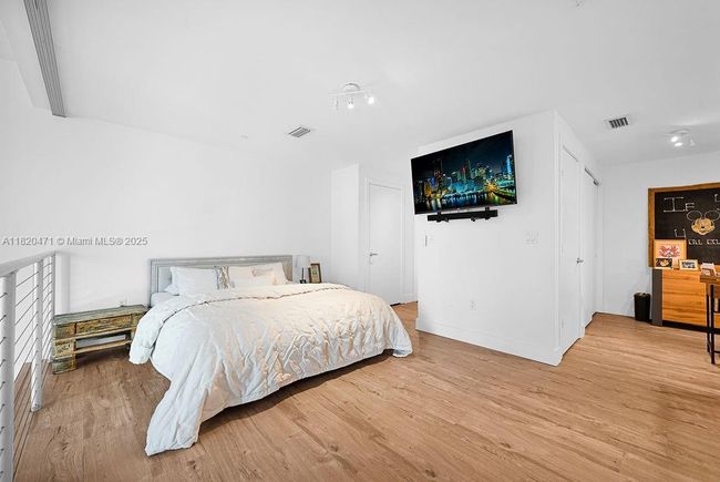 APT-806 - 1050 Brickell Ave, Condo with 1 bedrooms, 2 bathrooms and null parking in Miami FL | Image 18