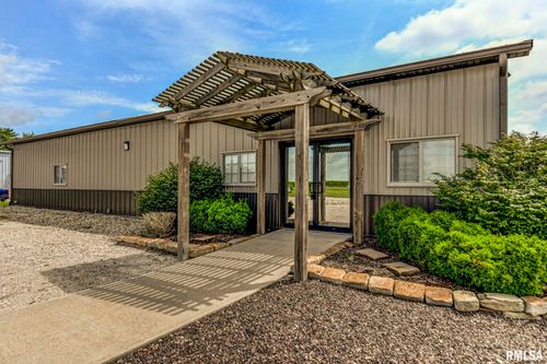 1016 S Spresser St, Taylorville, IL, 62568-8338 | Card Image