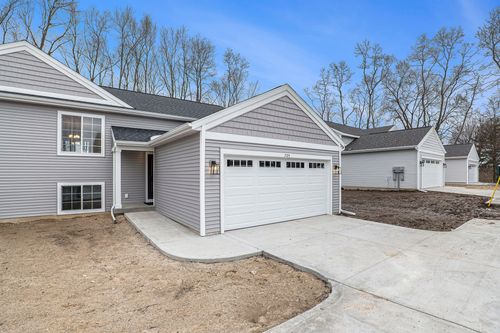 215 Broadway St, Middleville, MI, 49333-9345 | Card Image